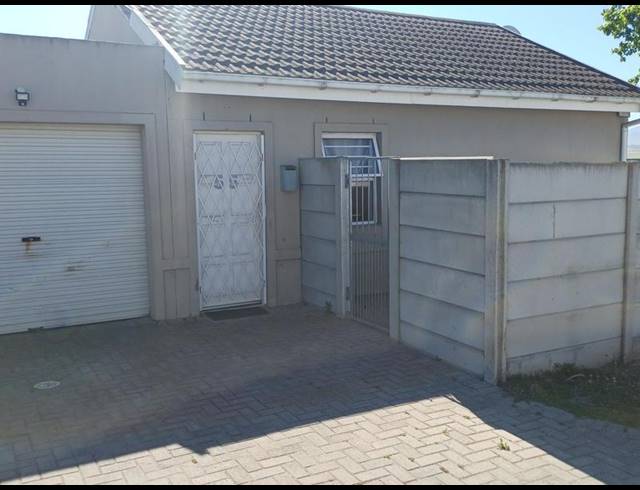 2 BEDROOM HOUSE FOR SALE IN BERNADINO HEIGHTS